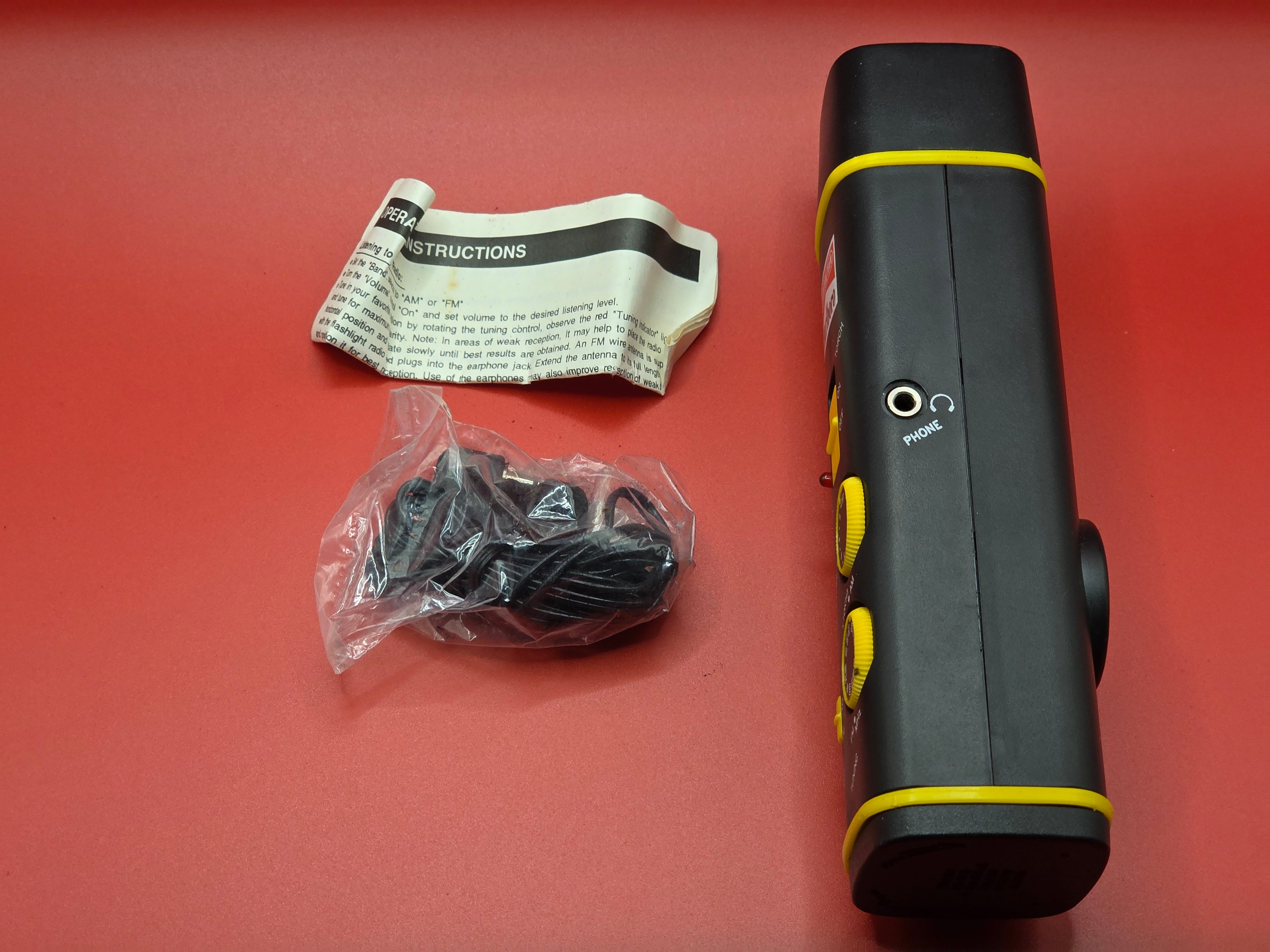 Marlboro Radio/Flashlight